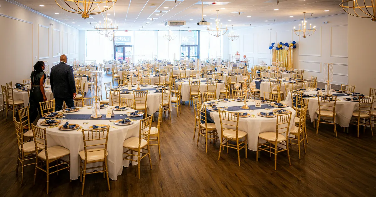 Location de tables et chaises pour événement : guide complet