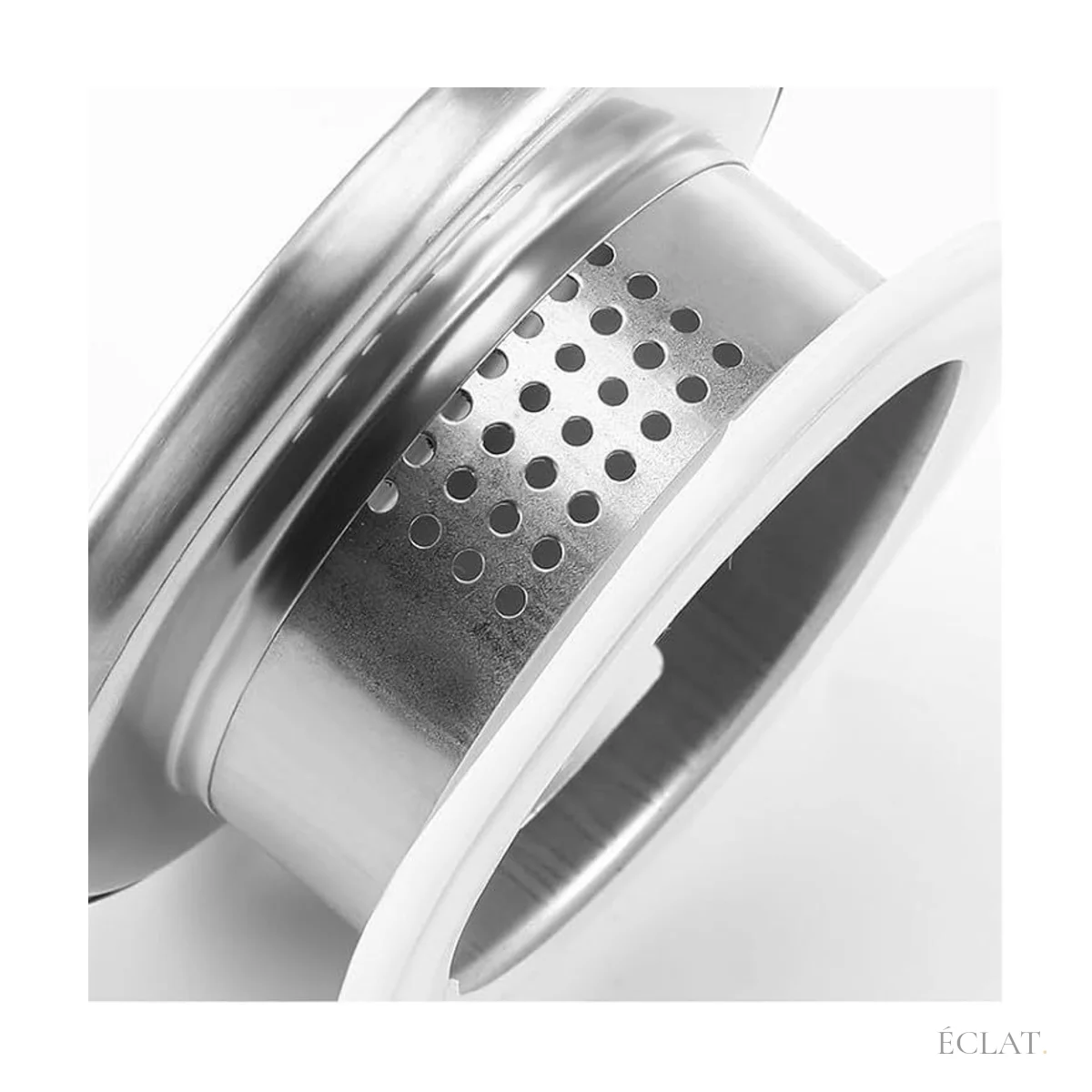 Couvercle en acier inoxydable du pichet à eau avec filtre perforé qui retient glaçons et fruits