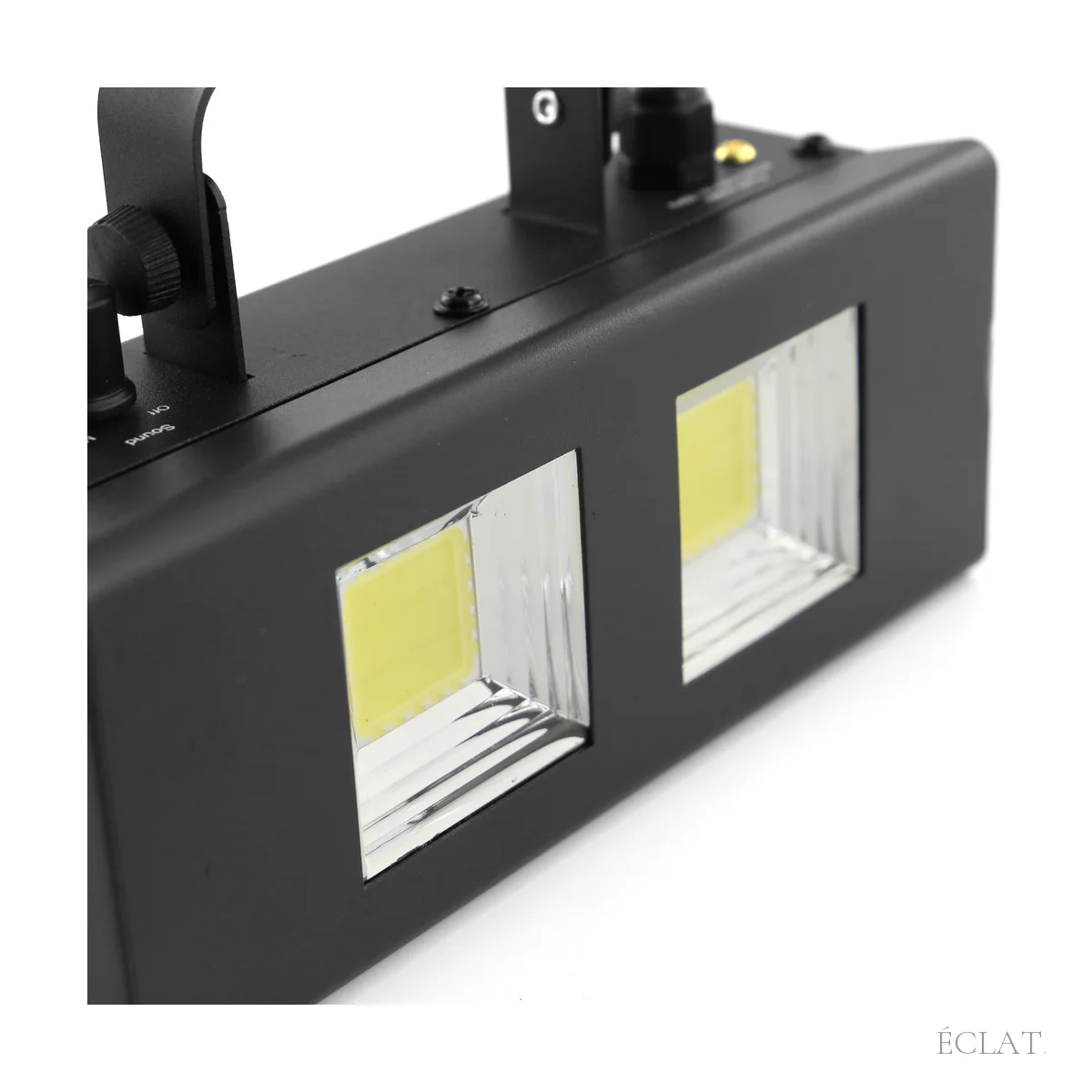 Détail des deux LED blanches du stroboscope LED