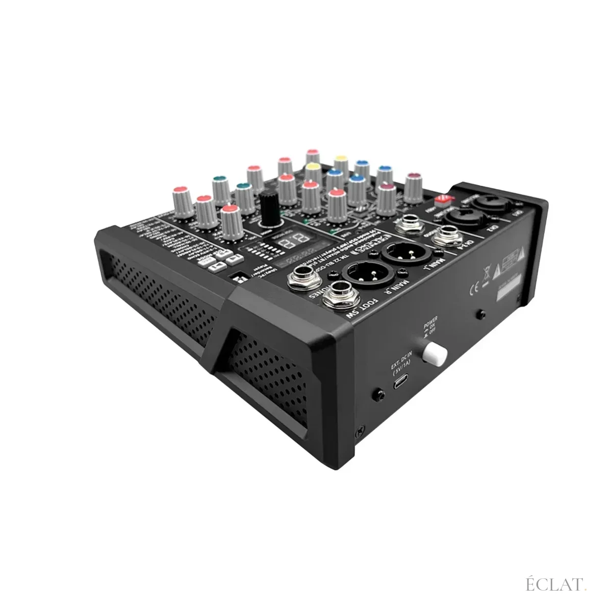 Connectiques XLR, ligne et USB de la table de mixage compacte louée par ÉCLAT